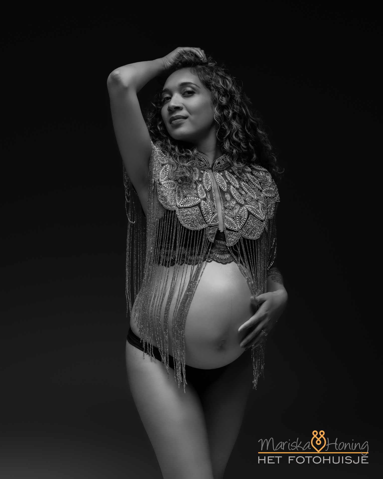 https://hetfotohuisje.nl/wp-content/uploads/2023/06/zwanger-newborn-baby-mama-studio-2-1.jpg