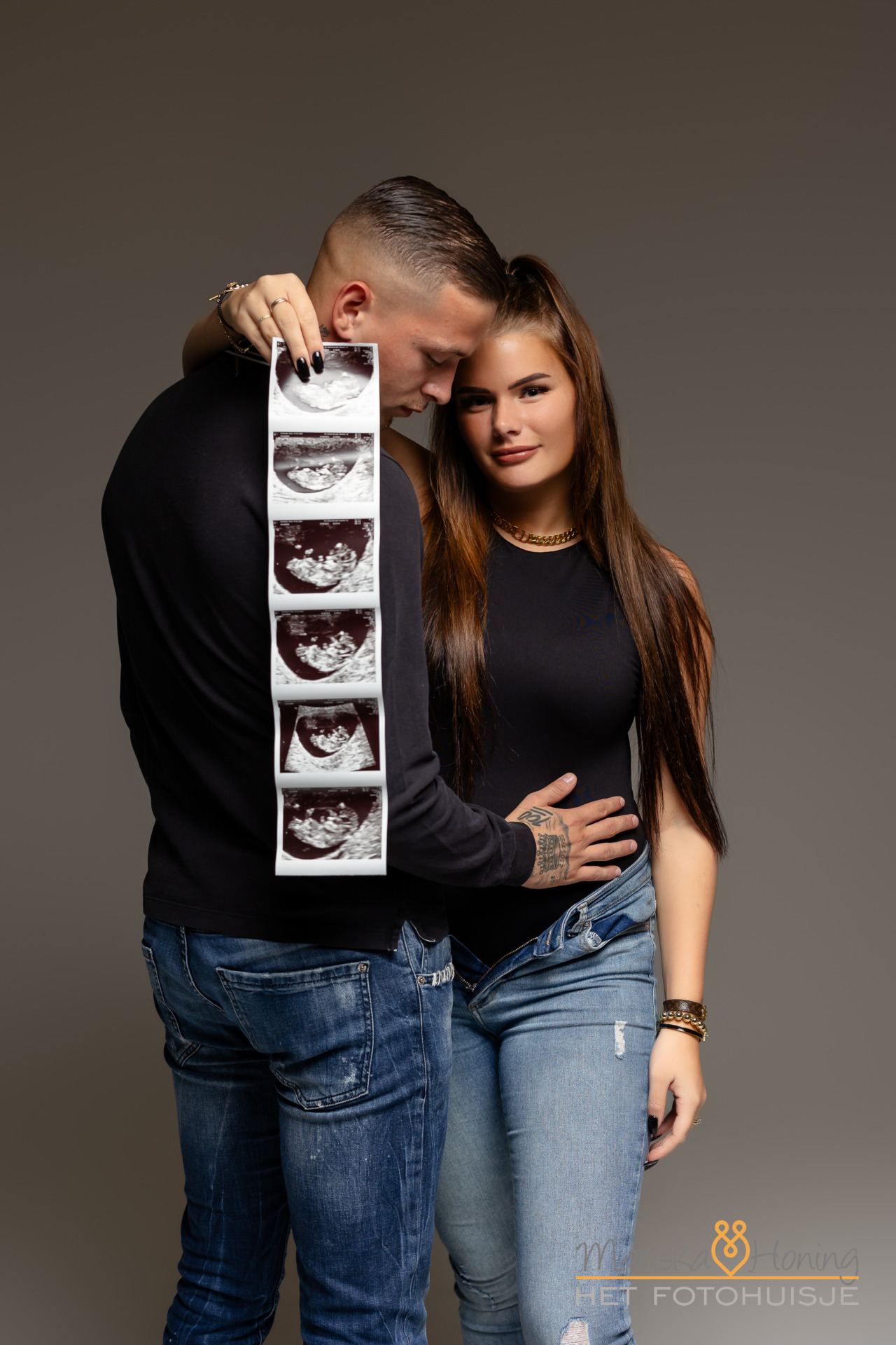 https://hetfotohuisje.nl/wp-content/uploads/2023/06/zwanger-newborn-baby-mama-studio-5-4.jpg